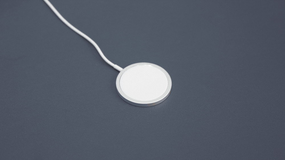 临汾苹果手机维修分享iPhone 12 搭配 Magsafe 无线充电体验如何 